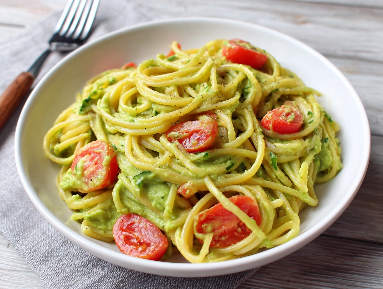 Easy & Creamy Avocado Pasta Vegan Recipe