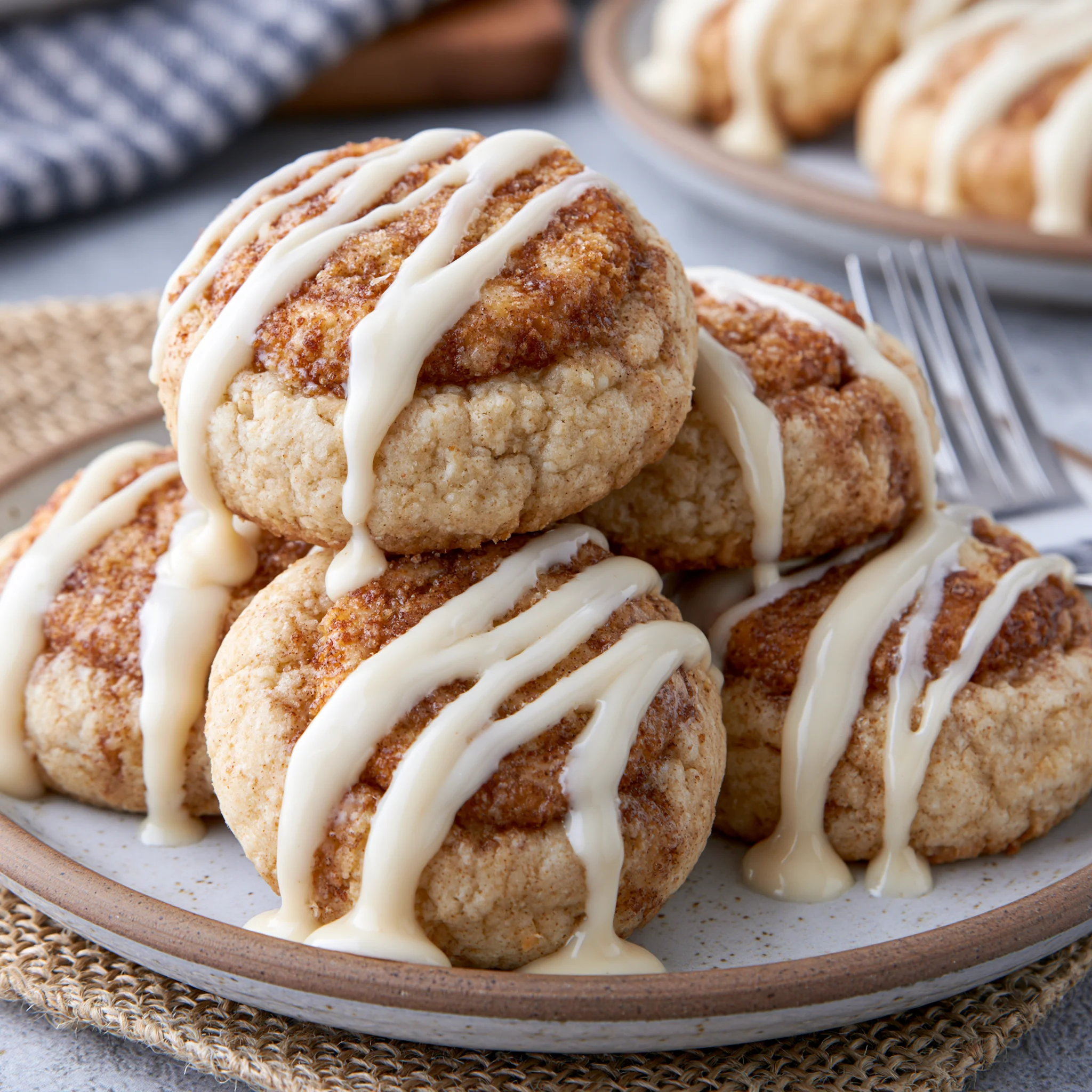 cinnamon roll cheesecake cookies